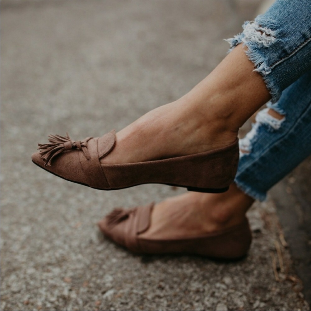Stone tassel loafer